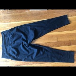 Offline by Aerie 3/4 crop high waited legging M